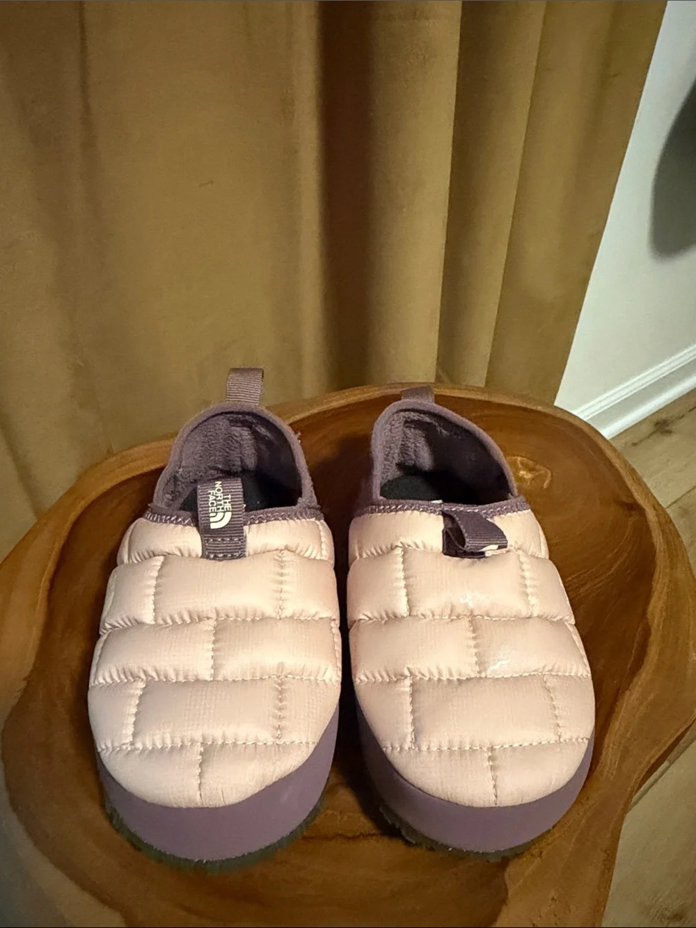 The North Face Kids Quilted Slip-On Slippers in Light Pink & Mauve